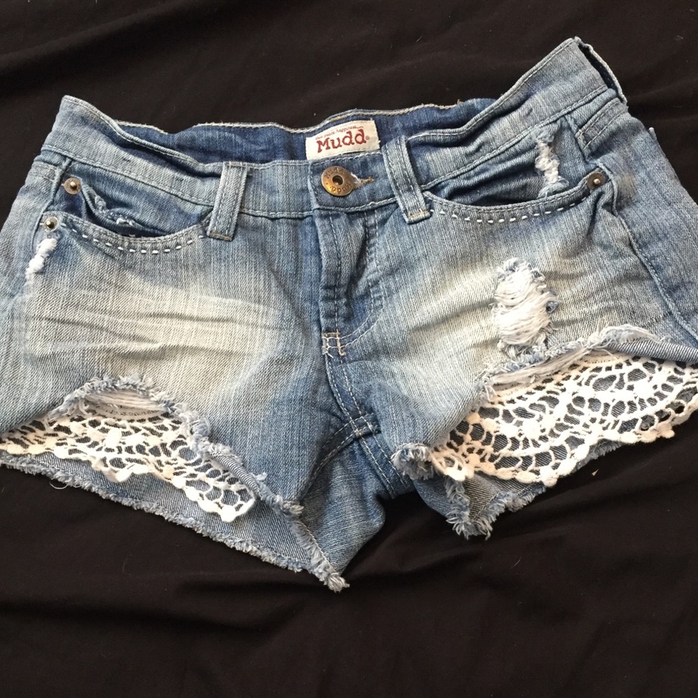MUDD DISTRESSED LACE SHORTS EUC LIKE NEW SIZE 3